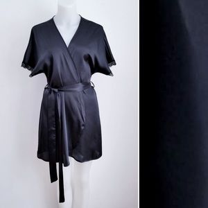 IN BLOOM BY JONQUIL Black Satin Wrap, M